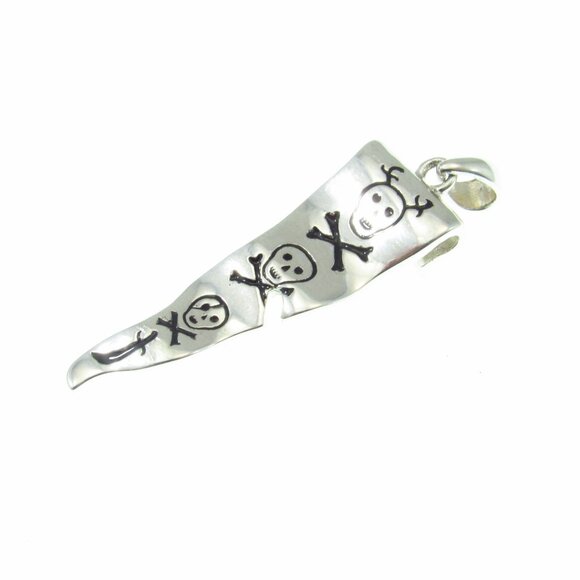 Solid 925 Sterling Silver Skull & Crossbones Francis Drake Pirate Flag Pendant - Picture 7 of 9